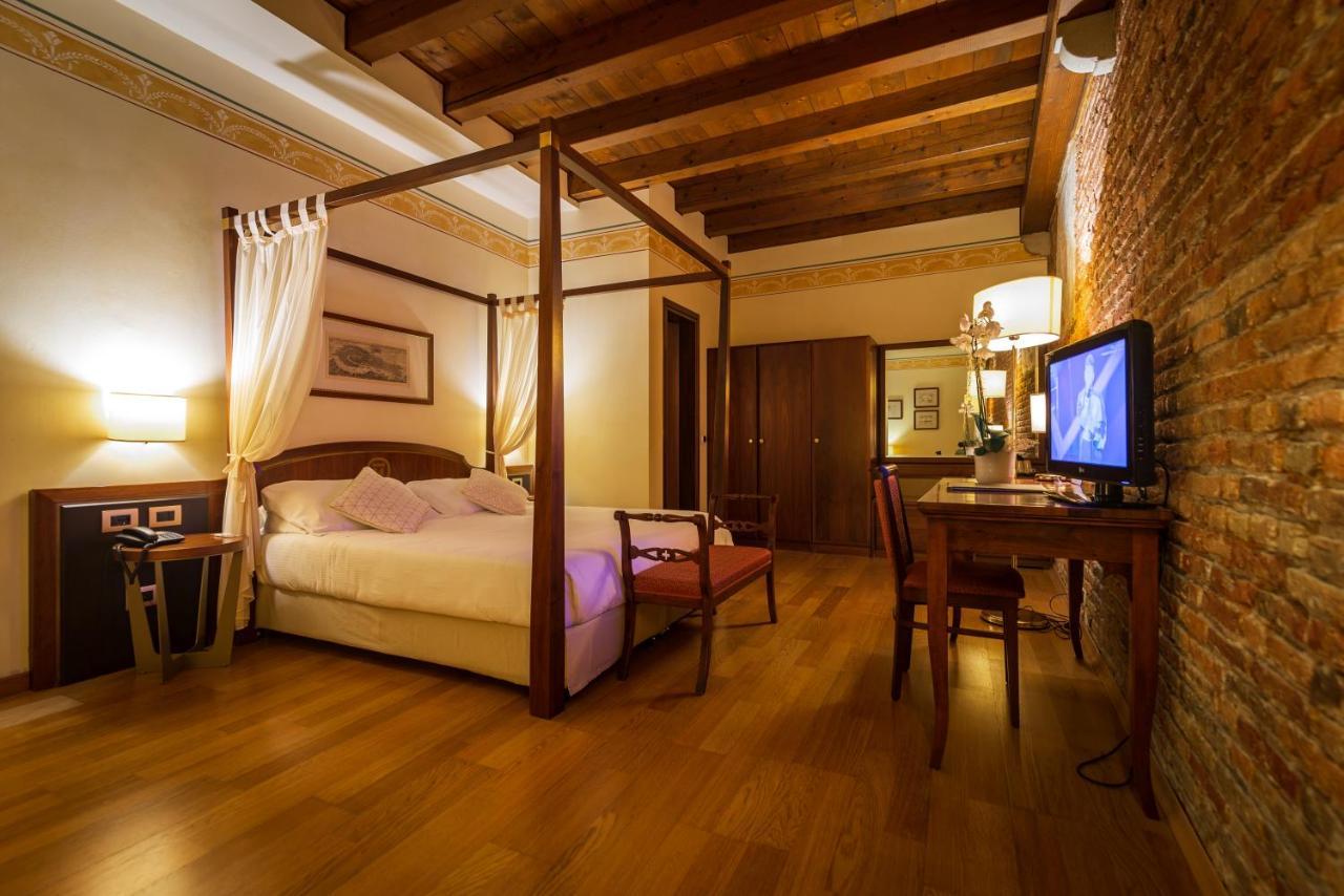 Hotel Alla Torre กัสเตลฟรันโก เวเนโต ภายนอก รูปภาพ
