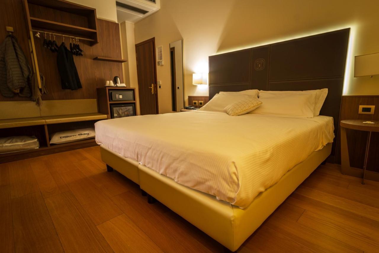 Hotel Alla Torre กัสเตลฟรันโก เวเนโต ภายนอก รูปภาพ