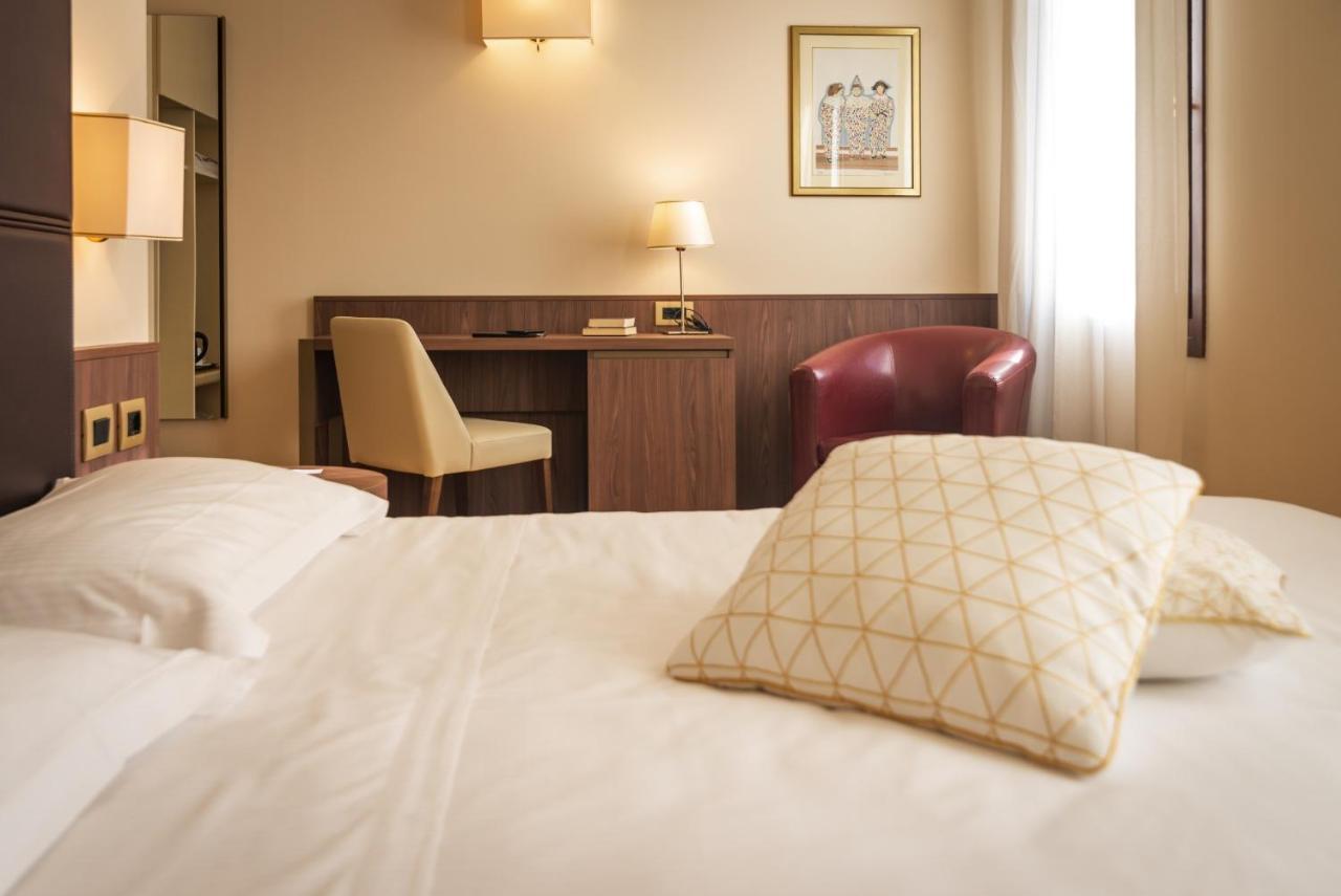 Hotel Alla Torre กัสเตลฟรันโก เวเนโต ภายนอก รูปภาพ