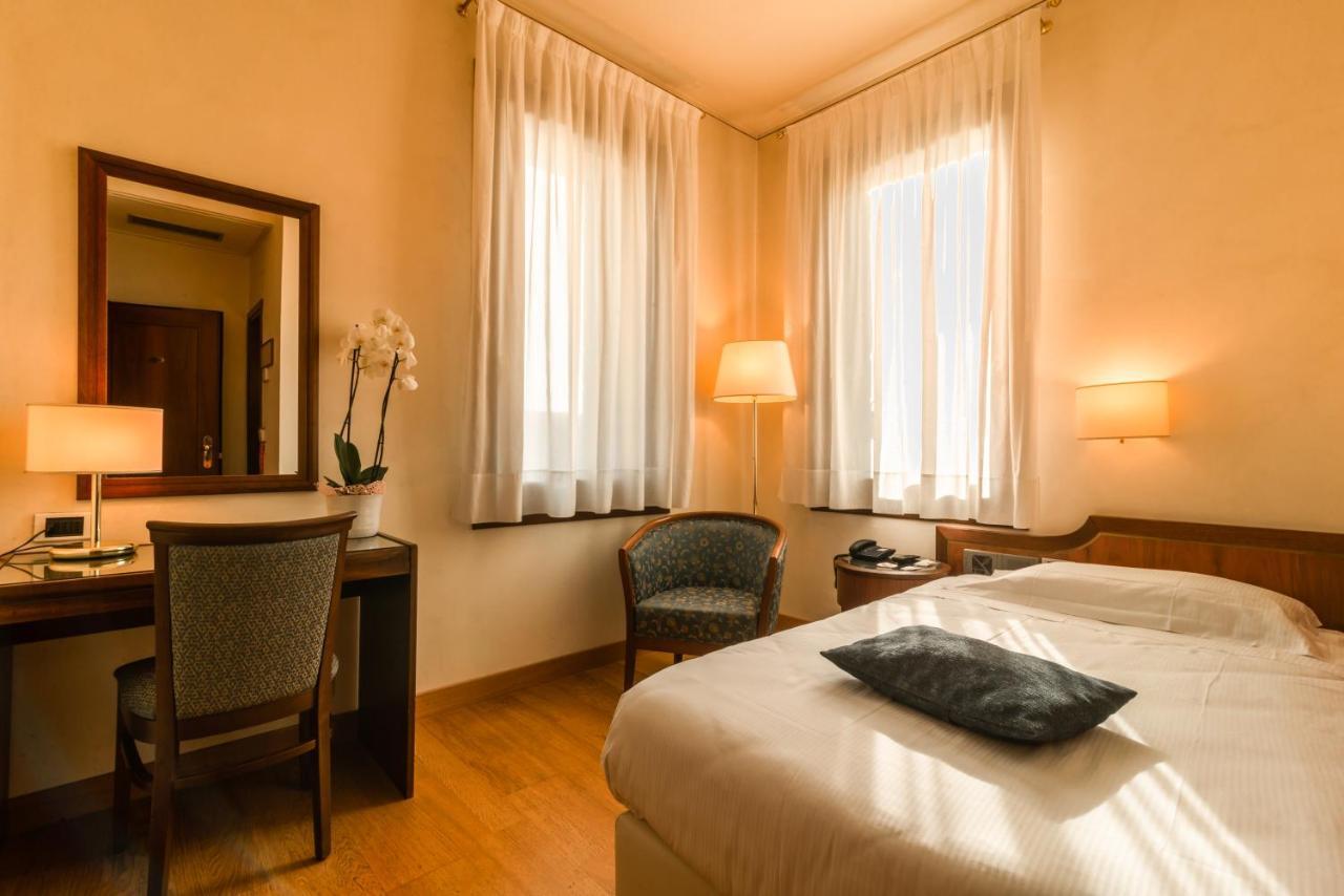 Hotel Alla Torre กัสเตลฟรันโก เวเนโต ภายนอก รูปภาพ