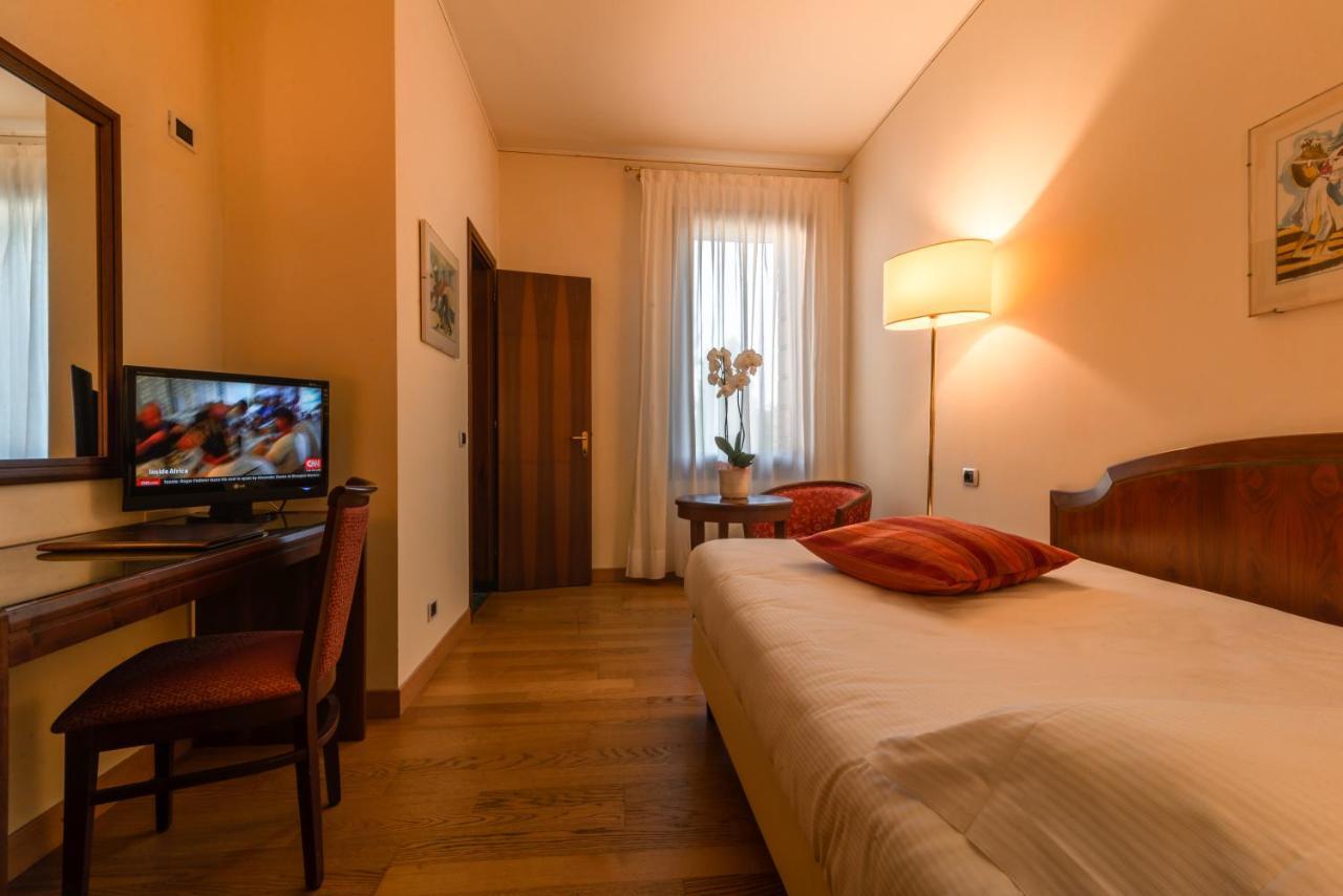Hotel Alla Torre กัสเตลฟรันโก เวเนโต ภายนอก รูปภาพ